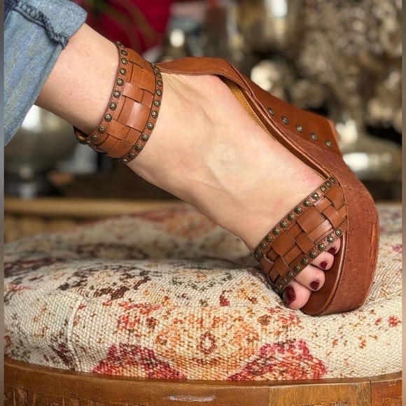 Cognac leather Studded Tan Wedge Sandals ankle strap boho western woven wedges - Picture 13 of 14